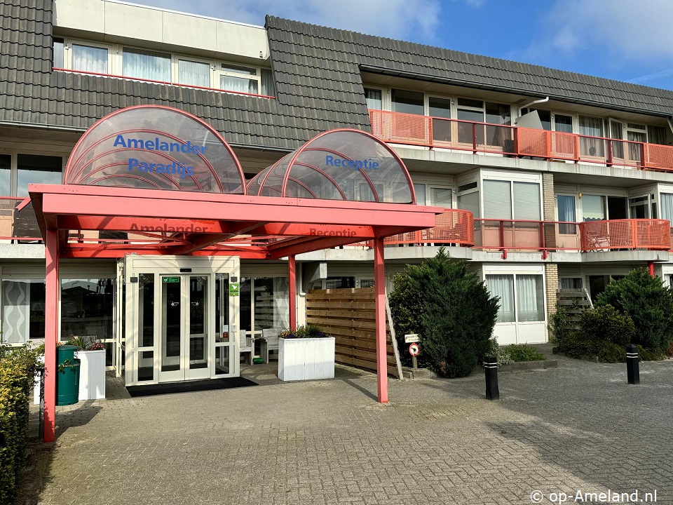 Buiten de Duinen 1, Vakantie op Ameland met hond