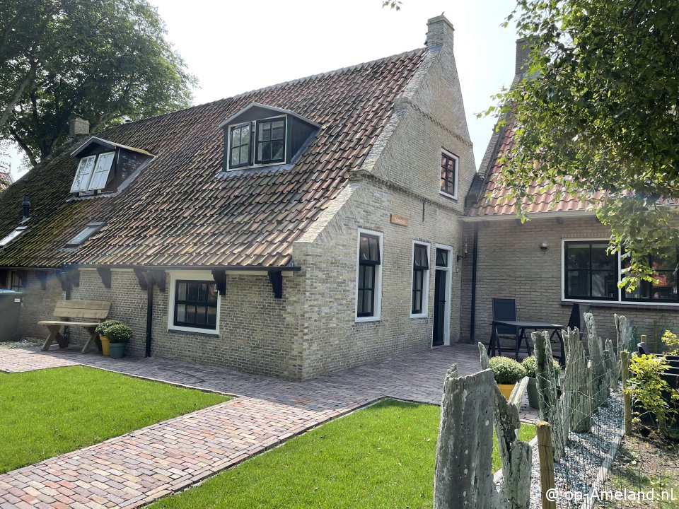 De Kakebien (Hollum), Appartement op Ameland