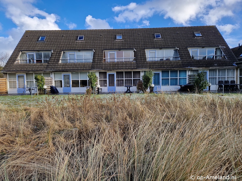 Hummel (Vleijenhof 17), Appartement op Ameland