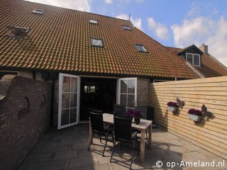 Uut in Thuus (beneden), Buren op Ameland