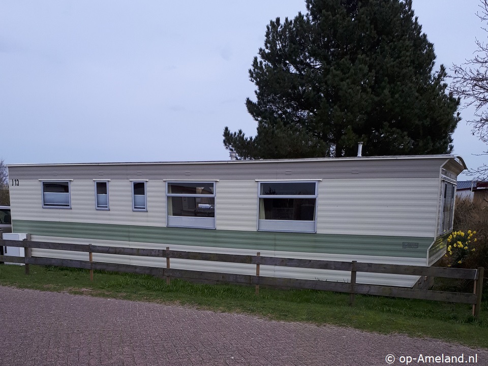 Klein Vaarwater J13, 25+ Caravans op Ameland