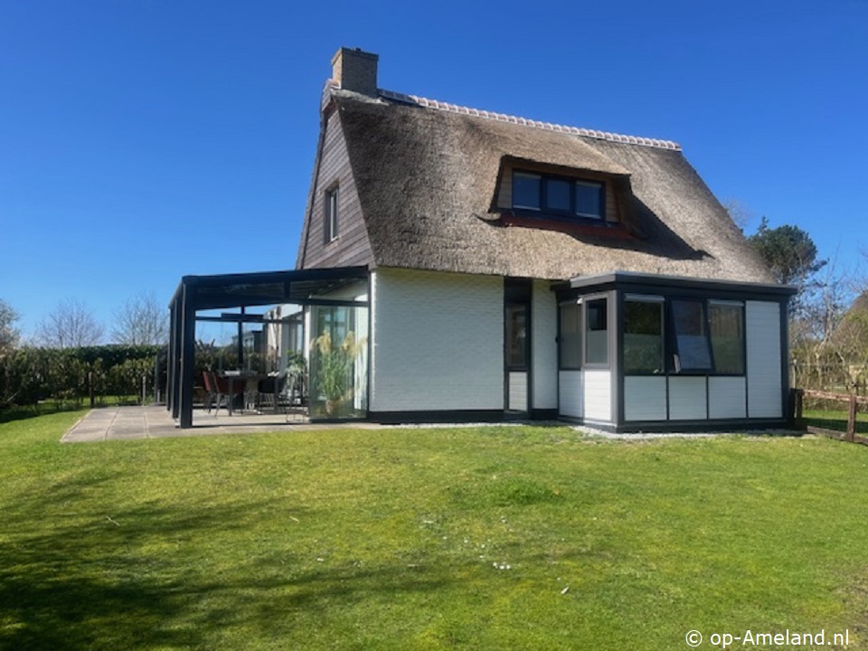 Ad Fundum, Vakantiehuizen op Ameland