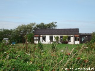 Amalia, Vakantiehuizen op Ameland