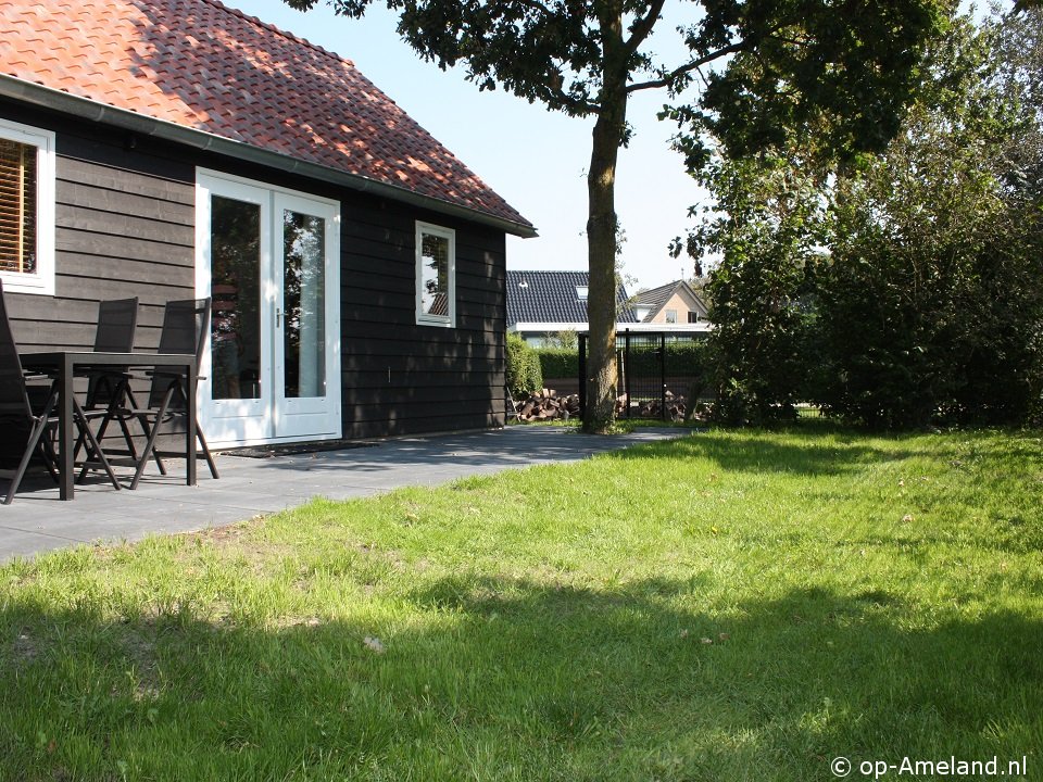 Gestrand, Vakantiehuizen op Ameland