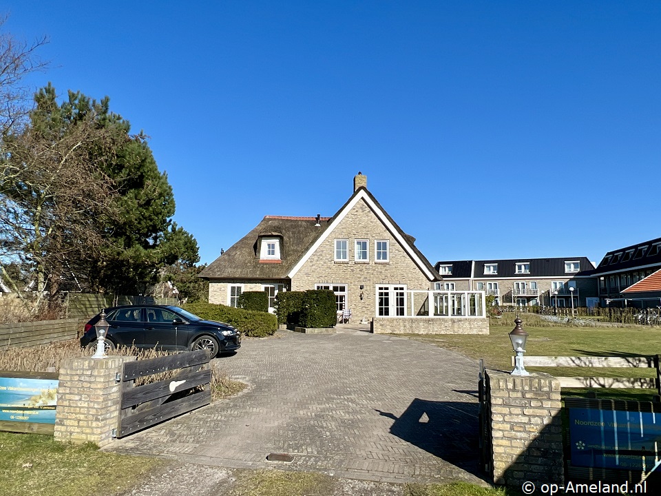 Anne-Marit, Vakantiehuizen in de duinen tussen Nes en Buren